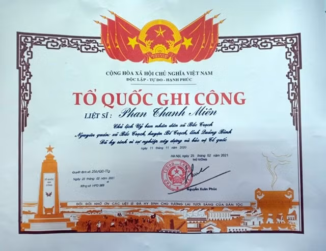 Thủ tướng Chính phủ ký truy tặng Bằng Tổ quốc ghi công cho ông Phan Thanh Miên, cố chủ tịch UBND xã Bắc Trạch.