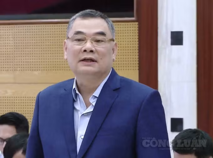 Thiếu tướng Tô Ân Xô, Chánh Văn phòng Bộ Công an tại họp báo.