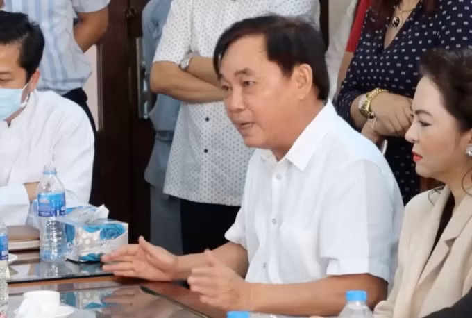 Ông Dũng lò vôi tại buổi làm việc