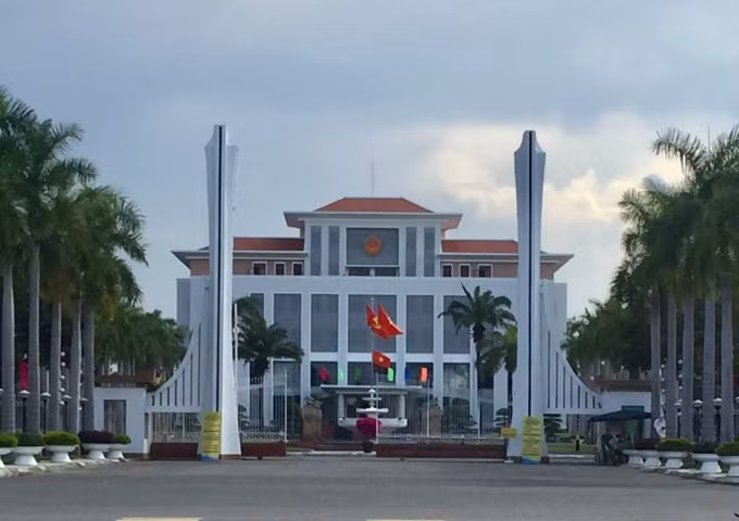 Sự trì hoãn không chấp hành bản án của Chủ tịch và UBND tỉnh Quảng Nam hơn 1 năm qua khiến dư luận đặt ra câu hỏi: Sửa sai với doanh nghiệp khó đến vậy sao?