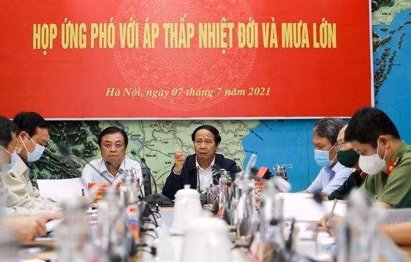 Phó Thủ tướng Lê Văn Thành và Bộ trưởng Bộ Nông nghiệp và Phát triển nông thôn Lê Minh Hoan chủ trì cuộc họp chiều ngày 7/7. Ảnh: Chí Tuệ