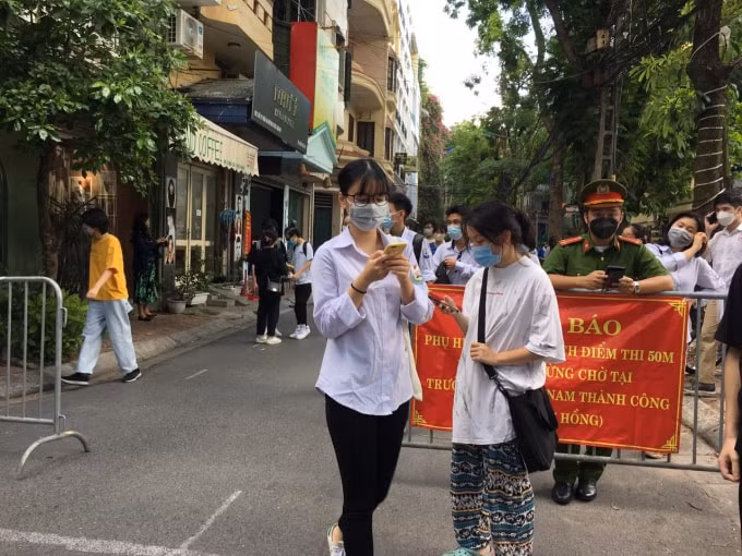 Đề thi Ngữ Văn năm nay được các thí sinh đánh giá vừa sức (ảnh Trinh Phúc).