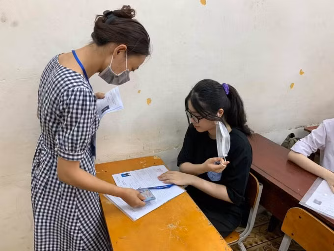 Bộ Giáo dục và Đào tạo cho phép tổ chức thi cho thí sinh F1, F2 trong kỳ thi THPT 2021 đợt 1(ảnh Trinh Phúc).