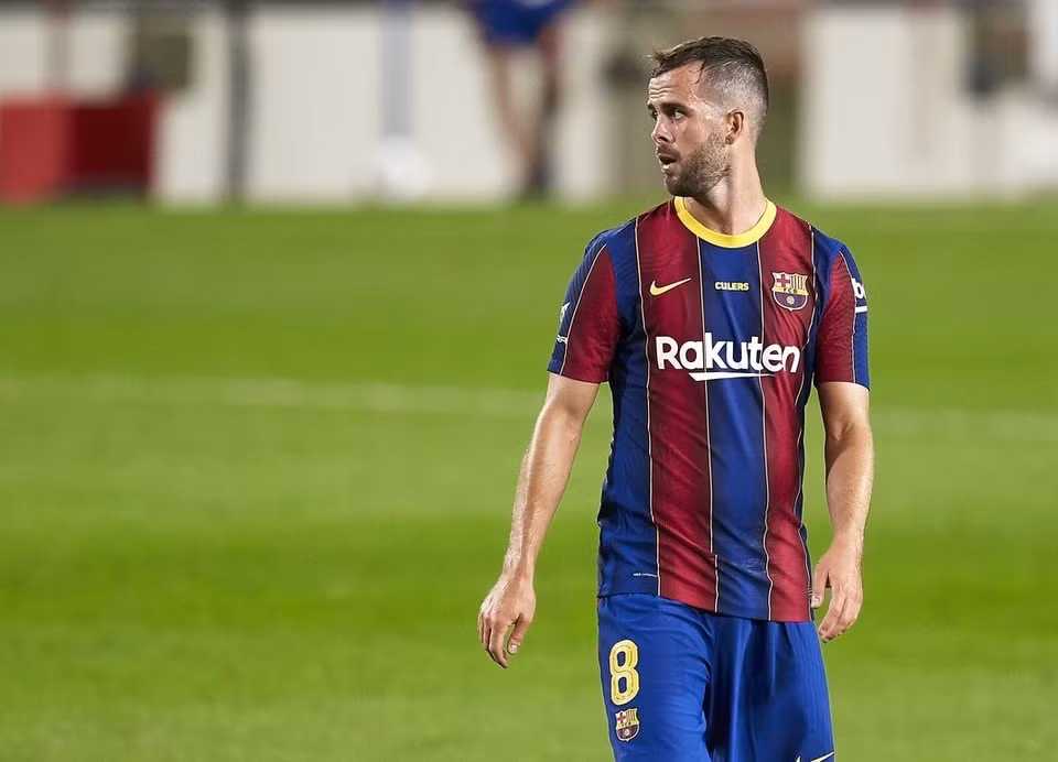 Pjanic chuyển đến Camp Nou như thương vụ trao đổi cầu thủ giữa Barca và Juventus nhưng không được ra sân nhiều. Ảnh: Reuters