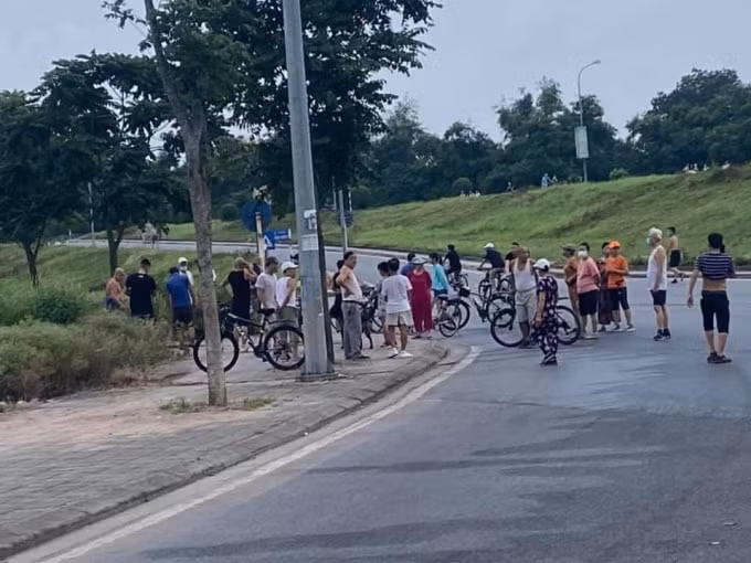 Người dân đi thể dục sớm phát hiện vụ việc.