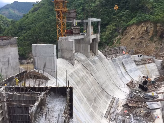 Dự án xây dựng thủy điện Minh Lương Thượng của Công ty cổ phần phát triển thủy điện ở huyện Văn Bàn (tỉnh Lào Cai).
