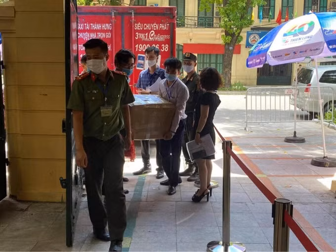 Công tác bảo quản đề thi được thực hiện nghiêm ngặt (ảnh Trinh Phúc).