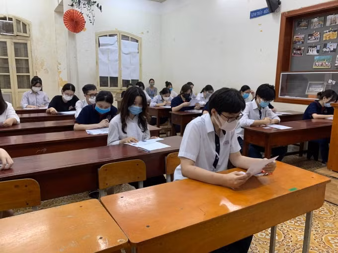 Kỳ thi tốt nghiệp THPT 2021 thực hiện trong giai đoạn dịch COVID-19 tiềm ẩn nhiều rủi ro (ảnh Trinh Phúc).