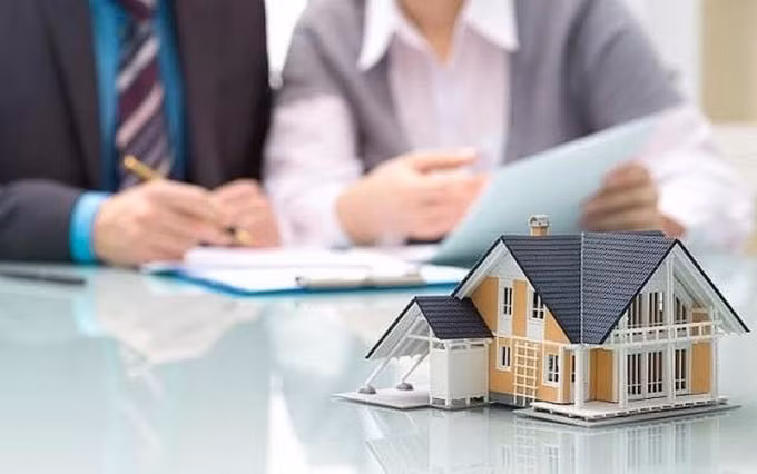 Nếu vay mua nhà trả góp trong thời hạn quá dài, khách hàng sẽ phải đối mặt với việc “cả đời đi làm chỉ để trả nợ”.