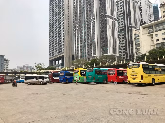 Các tuyến xe khách đi và đến các bến xe trên địa bàn Thủ đô Hà Nội được hoạt động tối đa 50% tần suất trên tuyến