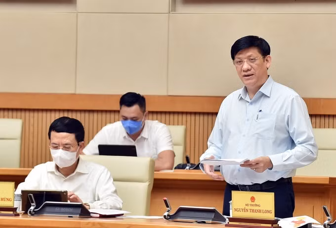 Bộ trưởng Nguyễn Thanh Long báo cáo về tình hình về dịch bệnh tại TP. Hồ Chí Minh.