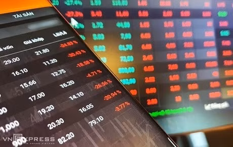 Chốt phiên giao dịch trên sàn HOSE, Vn-Index rơi xuống mức 1.374,68 điể. Ảnh minh họa.