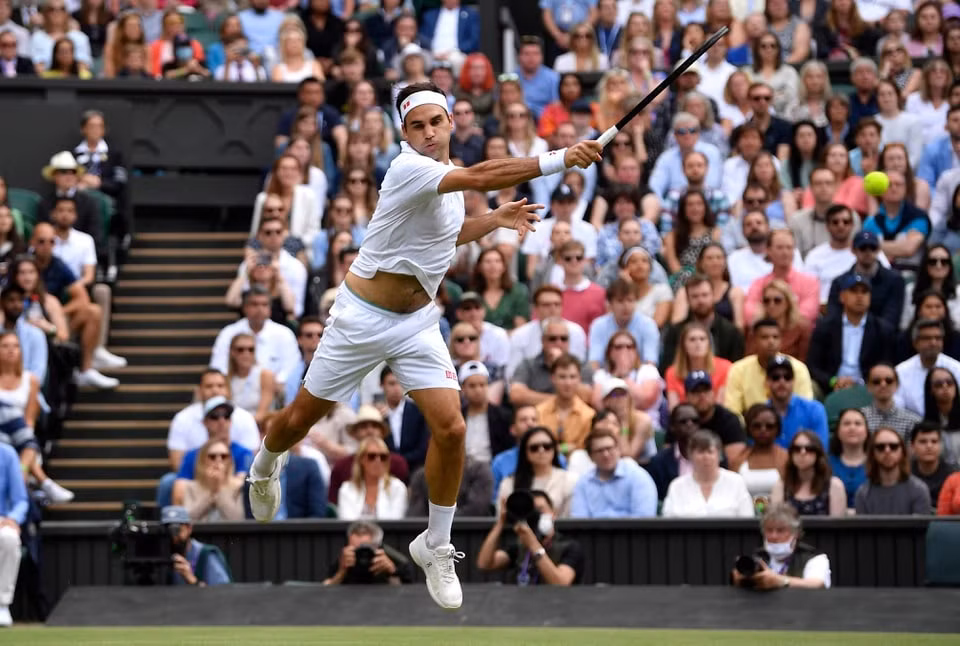 Federer góp mặt ở tuần thứ 2 tại Wimbledon. Ảnh: Reuters