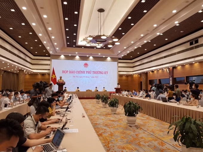 Quang cảnh họp báo.