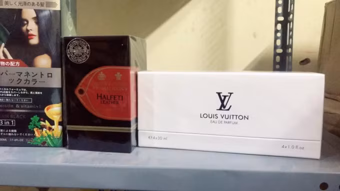 Các nhãn hiệu do nước ngoài sản xuất chủ yếu là Dior, Chanel, Gucci, Louis Vuitton… đã bị cơ quan chức năng thu giữ.