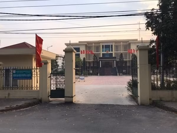 Trụ sở UBND phường Ái Quốc, nơi nhiều cán bộ lãnh đạo bị kỷ luật. Ảnh: BVPL