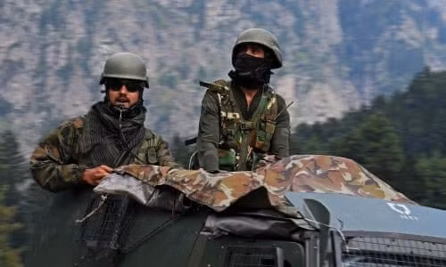 Binh sĩ Ấn Độ tại một tiền đồn trên dãy Himalaya - Ảnh: AFP