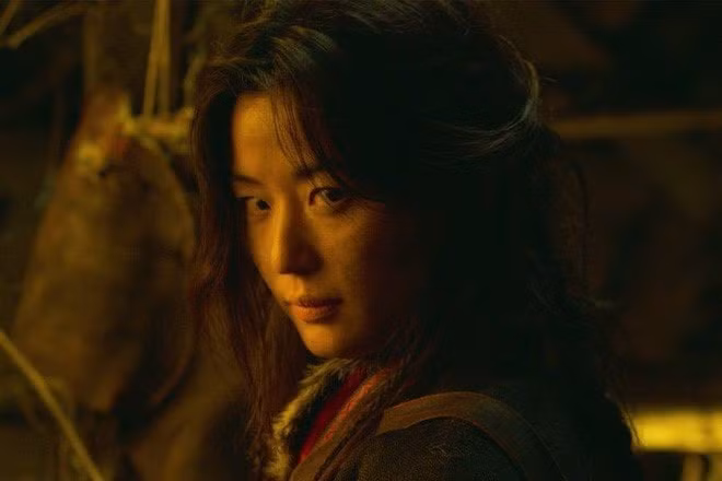 Jeon Ji Hyun là cái tên thu hút nhiều sự chú ý với tạo hình mạnh mẽ trong bộ phim sắp tới.
