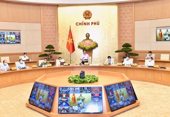 Thủ tướng yêu cầu lấy khó khăn, thách thức làm động lực để phấn đấu, vượt qua, khẳng định, trưởng thành và phát triển.