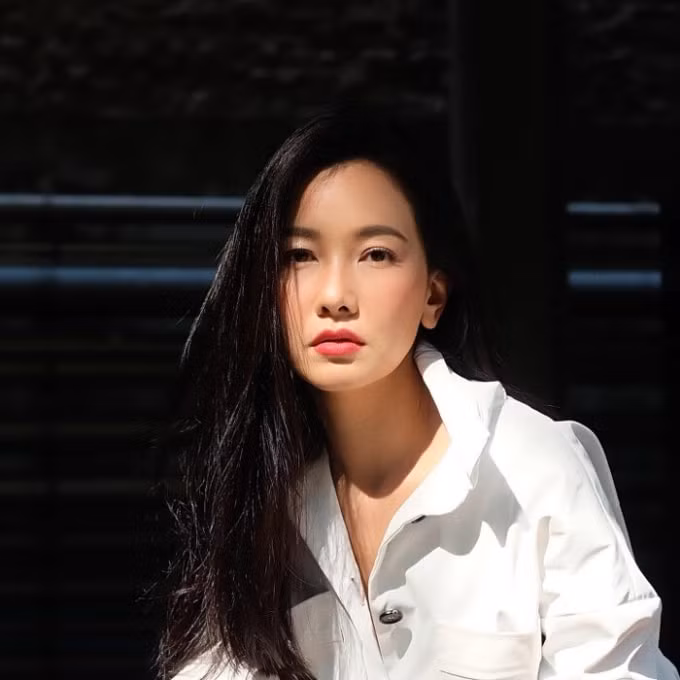 Nune Woranuch - sao nữ gạo cội ở làng giải trí Thái Lan.