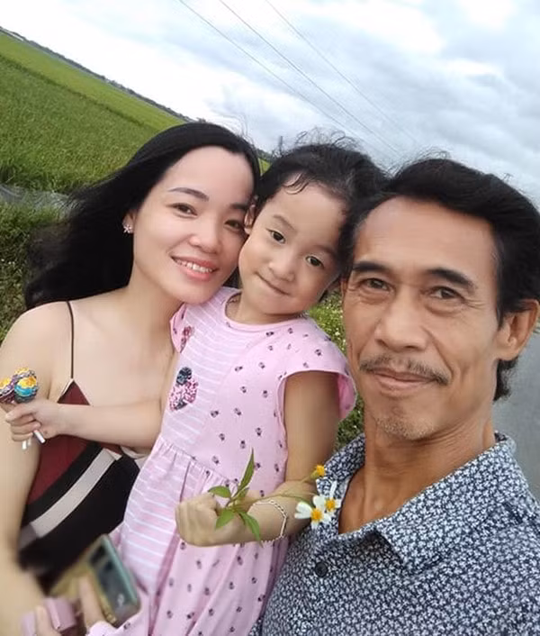 Diễn viên Phú Đôn, người chuyên trị những vai khắc khổ có cuộc hôn nhân với người vợ cách mình đến 25 tuổi.