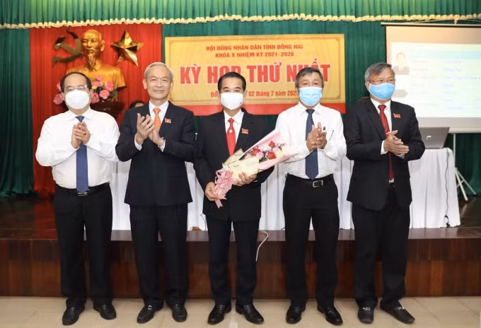 Lãnh đạo Tỉnh ủy, UBND tỉnh Đồng Nai chúc mừng tân Chủ tịch HĐND tỉnh Đồng Nai - Thái Bảo.
