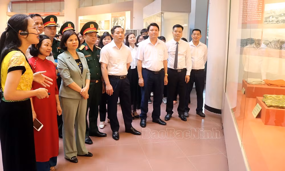 bac ninh khai mac trung bay chien thang dien bien phu suc manh viet nam tam voc va thoi dai hinh 1