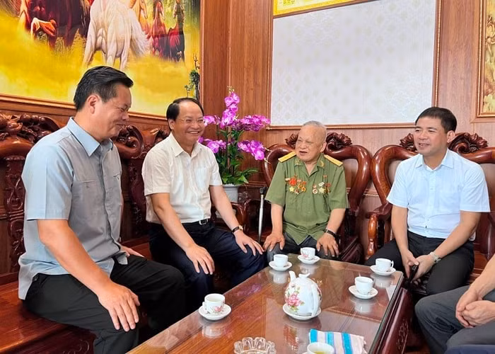 ha noi chi tra tro cap cho nguoi co cong gan 800 ty dong hinh 1