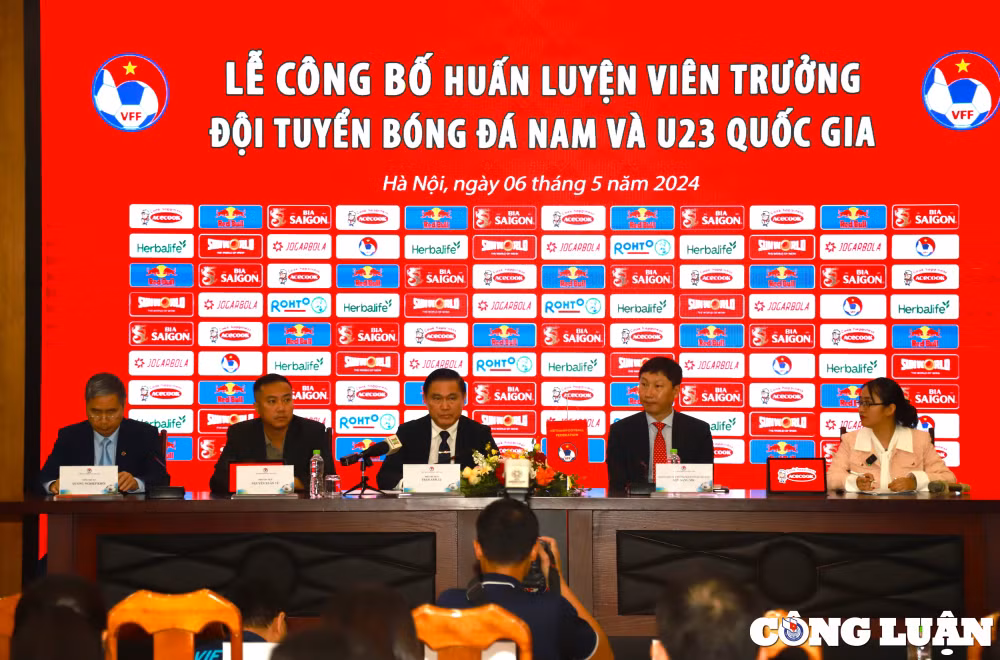 ong kim sang sik ky hop dong 2 nam dan dat doi tuyen bong da viet nam hinh 3