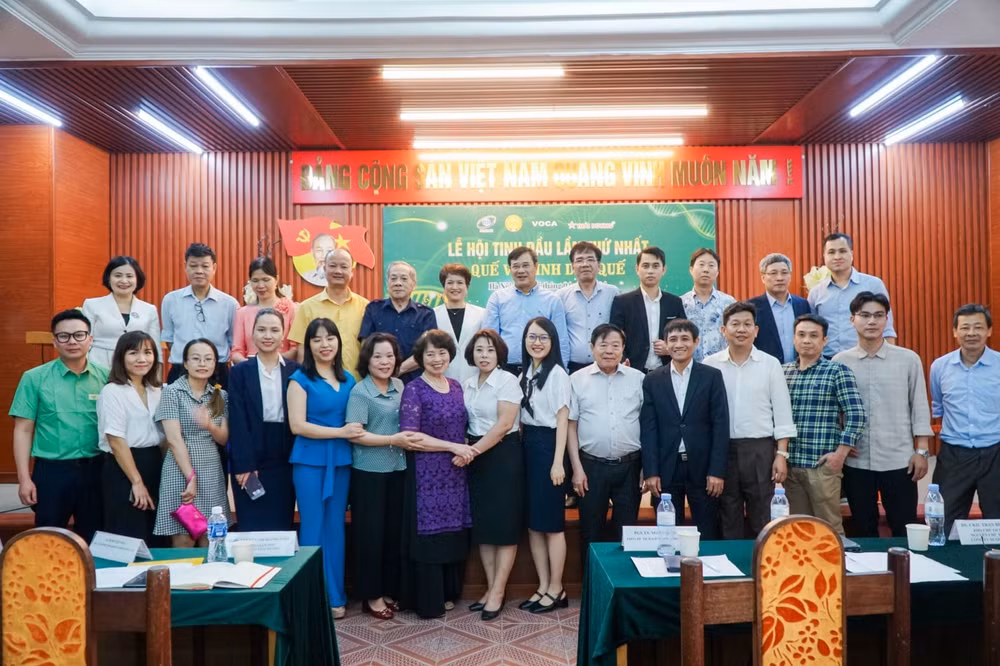 le hoi tinh dau lan thu nhat chu de que va tinh dau que hinh 2