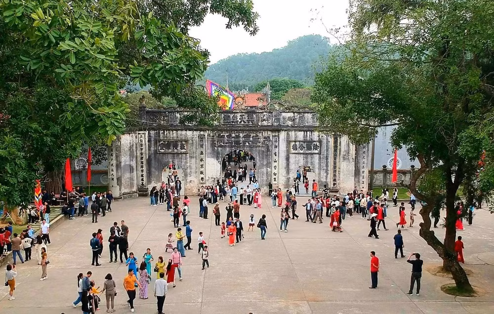 hon 14 van luot khach den voi hai duong dip nghi le hinh 1