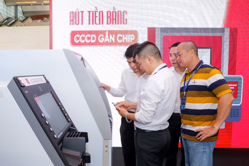 agribank trinh dien 6 dich vu vuot troi tai su kien chuyen doi so nganh ngan hang nam 2024 hinh 2