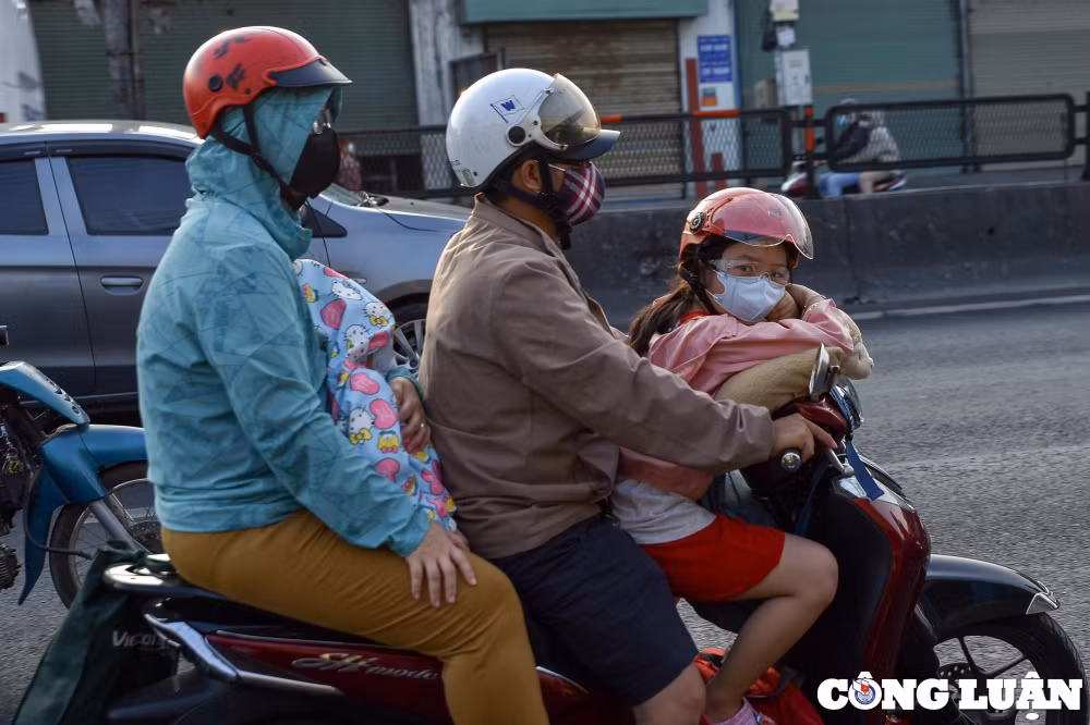 nguoi dan tro lai tp hcm sau ky nghi le 30 4 1 5 hinh 3