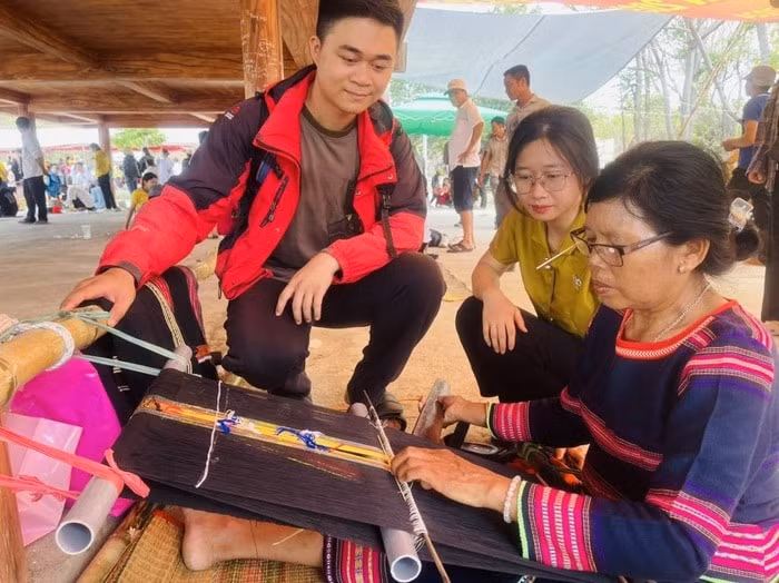dac sac le cau mua yang potao apui cua nguoi jrai hinh 3