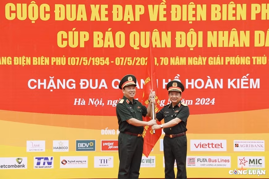 khai mac cuoc dua xe dap ve dien bien phu 2024 cup bao quan doi nhan dan hinh 1