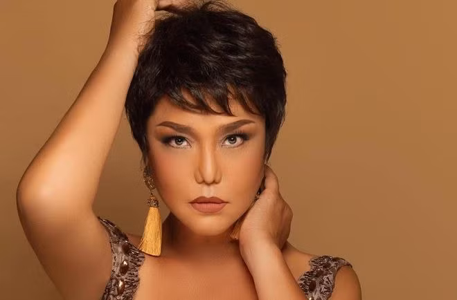 Cindy Thái Tài tên thật là Nguyễn Thái Tài, cô sinh năm 1977, là người công khai chuyển giới đầu tiên tại Việt Nam.