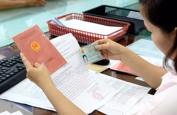 Việc quản lý cư trú sẽ thực hiện bằng việc sử dụng mã số định danh cá nhân thay cho sổ hộ khẩu. Ảnh: TTO