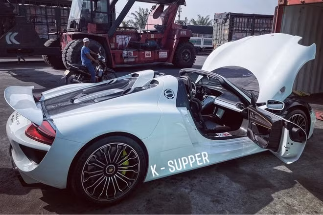 Porsche 918 Spyder vừa được mang về Việt Nam. Ảnh: Công Khanh