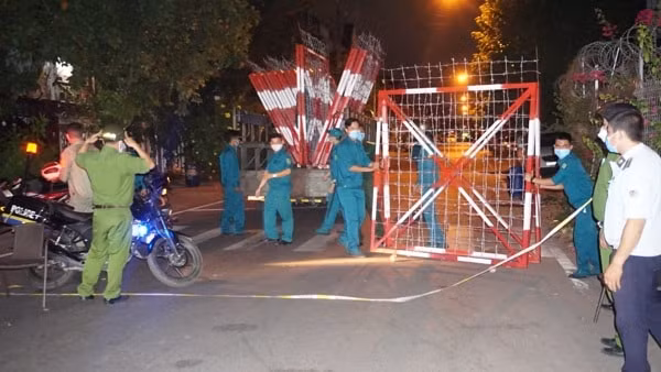 Phong tỏa khu vực căn hộ ghi nhận ca bệnh tại khu dân cư Việt - Sing, khu phố 4, phường An Phú, TP Thuận An