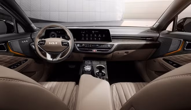 Kia K8 sở hữu nội thất sang trọng. Ảnh: Carscoops