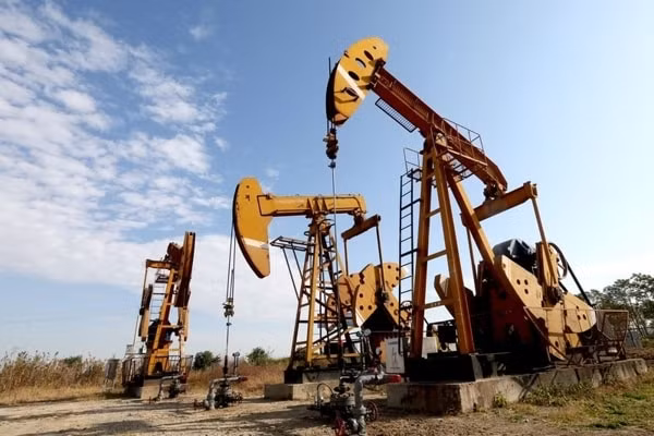 Giá dầu hôm nay được hỗ trợ bởi các cam kết cắt giảm sản lượng của OPEC+