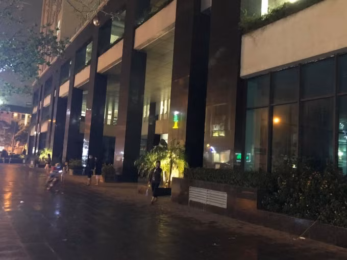 Một số chung cư trên địa bàn Thủ đô Hà Nội cũng hưởng ứng chương trình Giờ Trái đất 2021. Ảnh: Dương Lâm