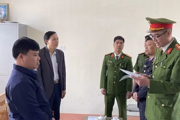Ông Biên, nguyên Giám đốc văn phòng đăng ký quyền sử dụng đất huyện Ngọc Lặc. Ảnh: vietnamnet.vn