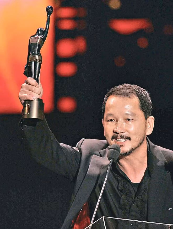 Dù đóng nhiều vai phụ nhưng Liêu Khải Trí vẫn xuất sắc mang về những giải thưởng nhờ sự cống hiến hết mình.