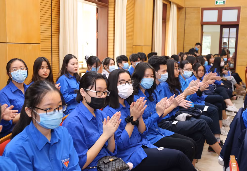 Đặc biệt là rất đông đoàn viên, thanh niên tham gia chương trình ý nghĩa này