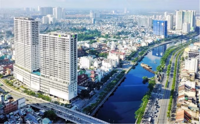 Chủ tịch UBND TP.HCM chỉ đạo tháo gỡ khó khăn cho 61 dự án trước ngày 15/4.