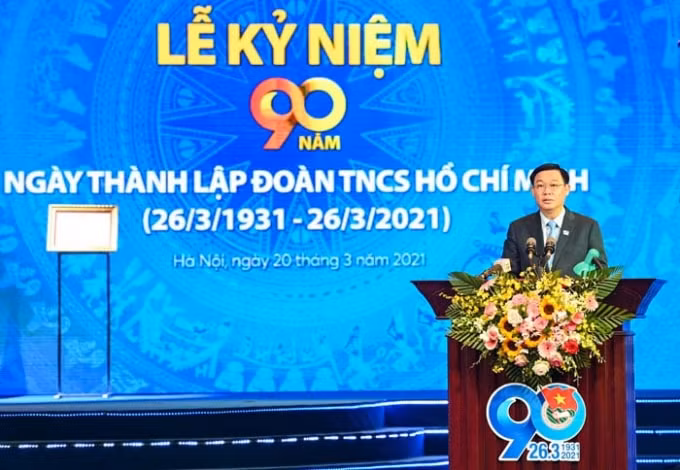 Bí thư Thành ủy Hà Nội Vương Đình Huệ phát biểu tại buổi lễ