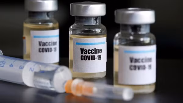 Thủ tướng Chính phủ Nguyễn Xuân Phúc yêu cầu thực hiện tốt, kịp thời việc tiêm vaccine phòng COVID-19 đảm bảo an toàn, đúng đối tượng