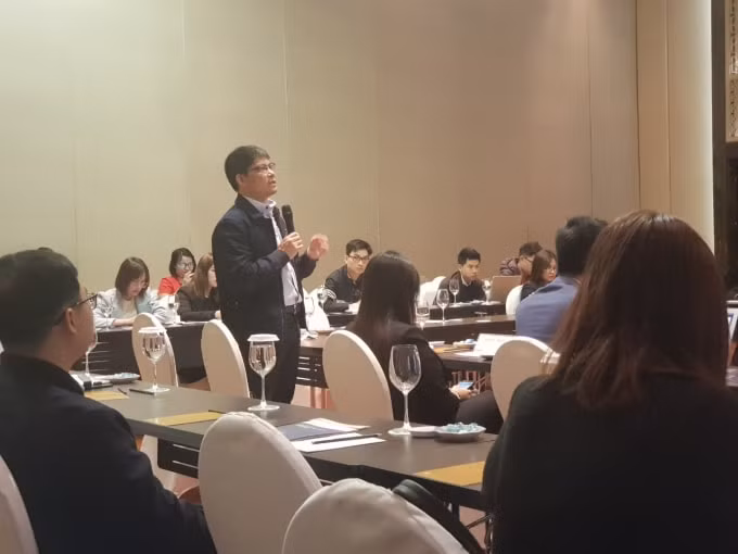 Đại diện doanh nghiệp phát biểu tại Toạ đàm Thương mại điện tử trên mạng xã hội tại Việt Nam. Ảnh KL.