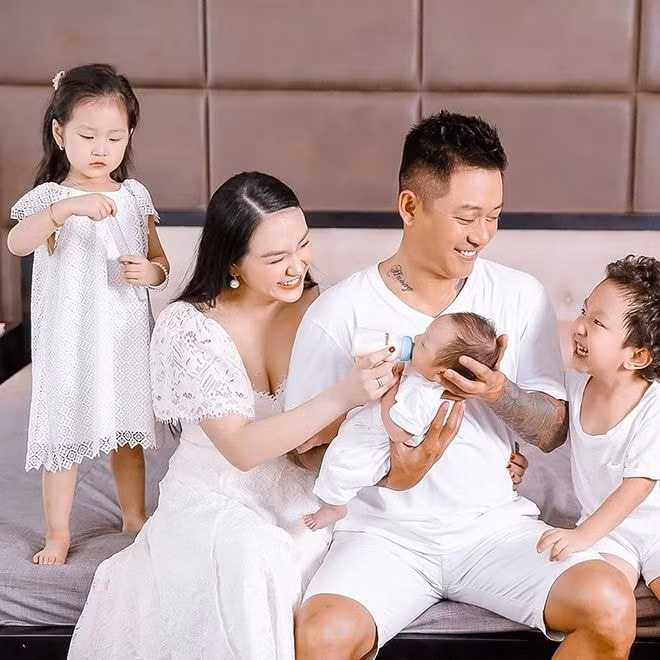 Tuấn Hưng - Hương Baby có với nhau 3 đứa con kháu khỉnh.
